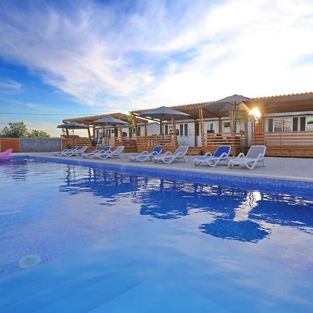 Poolside Mobile Home トゥラニ エクステリア 写真