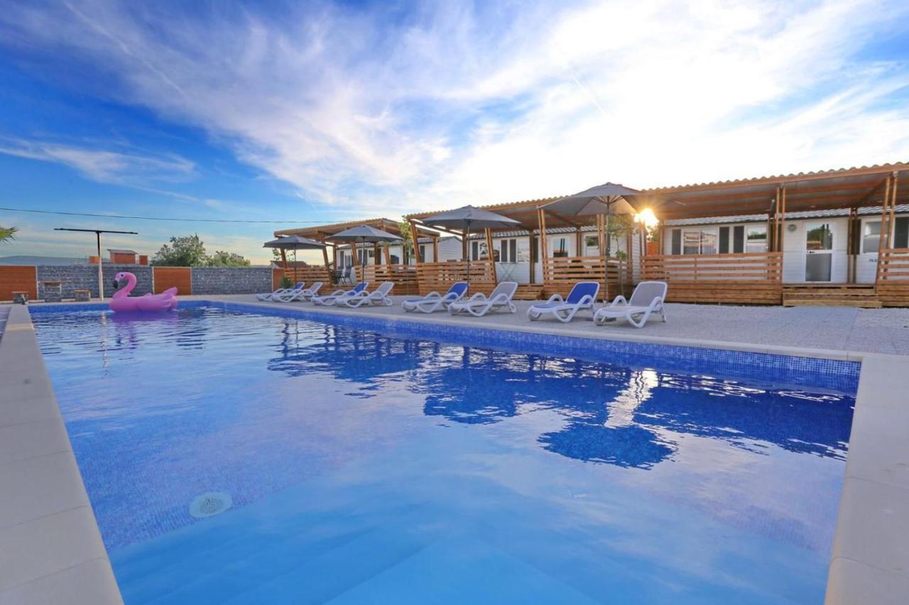 Poolside Mobile Home トゥラニ エクステリア 写真