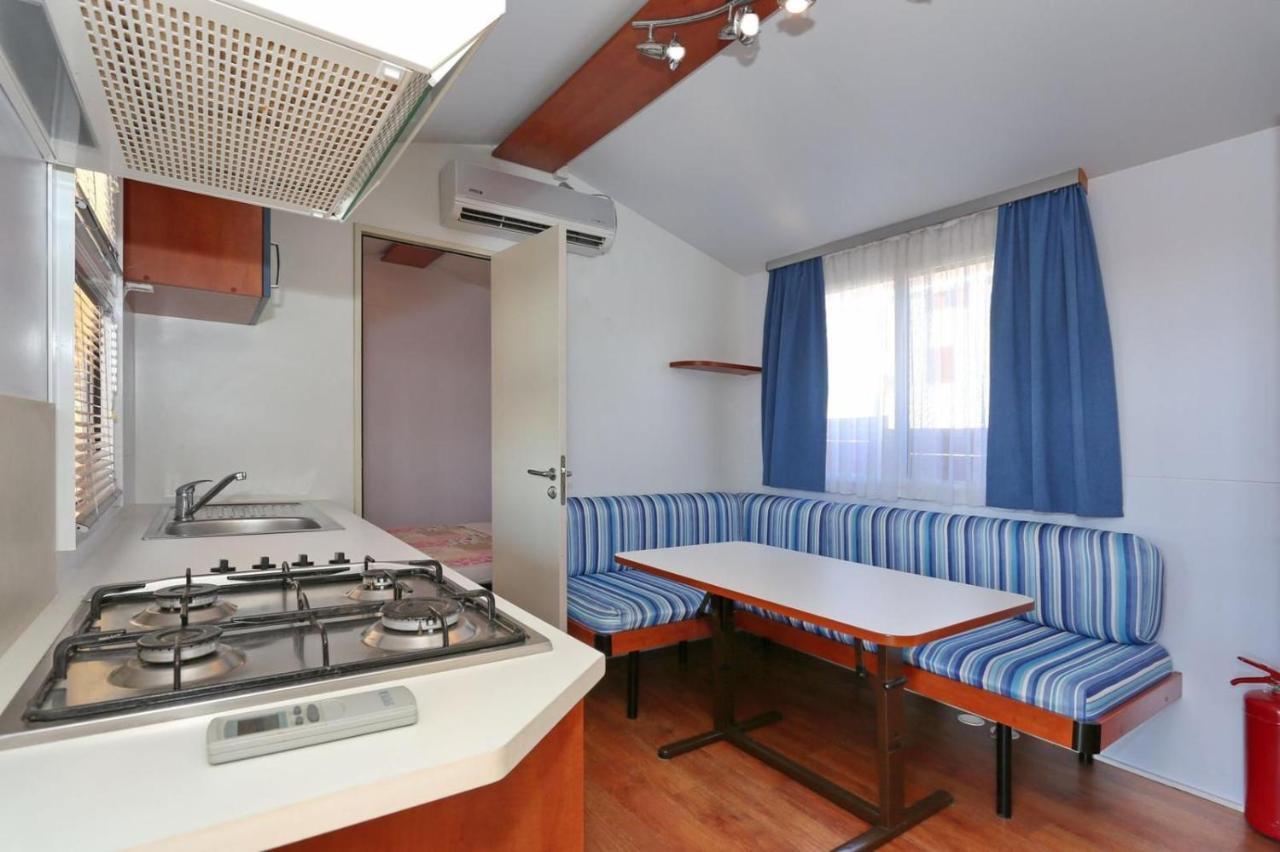 Poolside Mobile Home トゥラニ エクステリア 写真