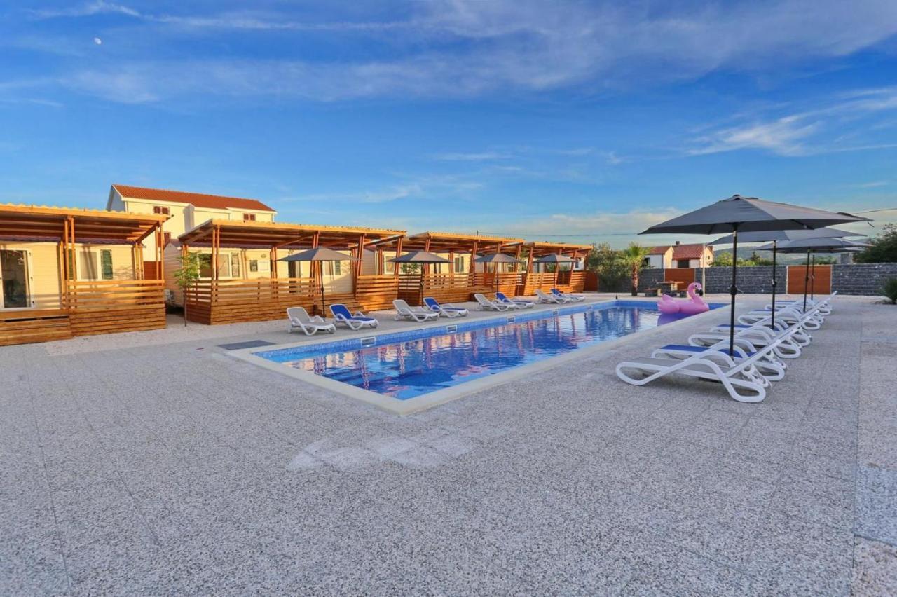 Poolside Mobile Home トゥラニ エクステリア 写真