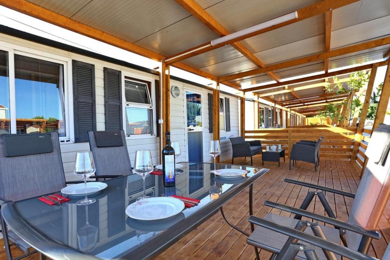Poolside Mobile Home トゥラニ エクステリア 写真