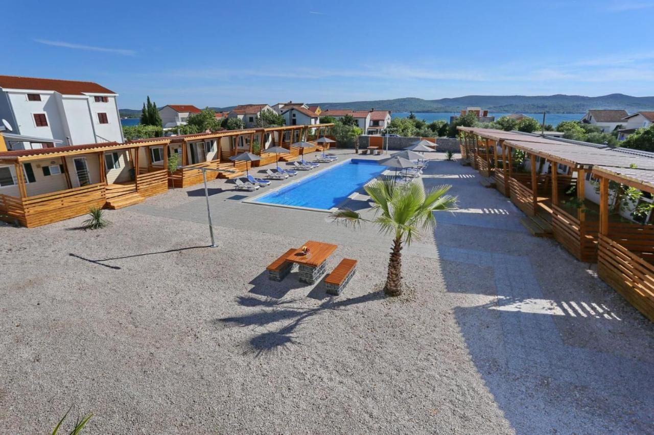 Poolside Mobile Home トゥラニ エクステリア 写真