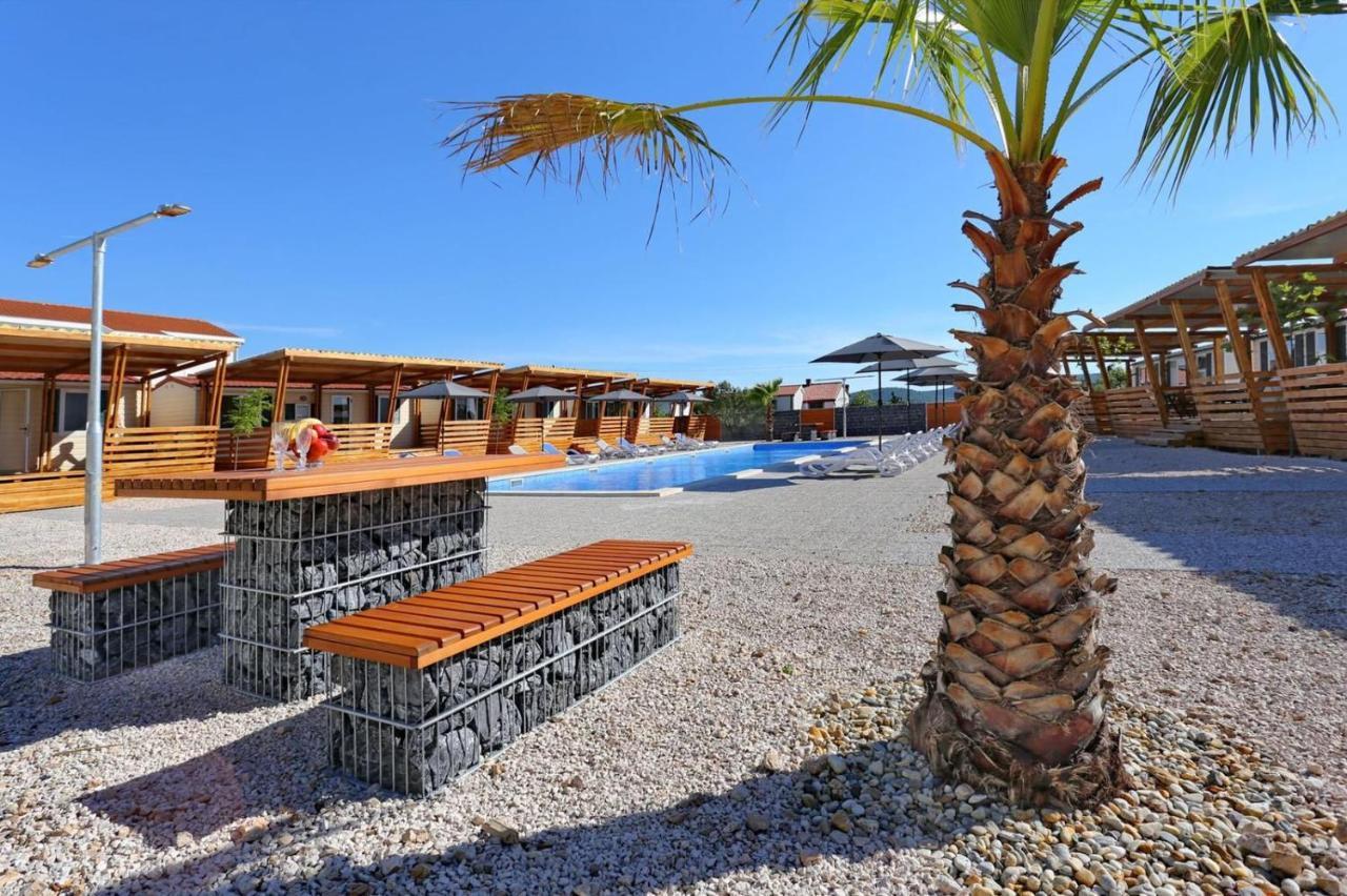 Poolside Mobile Home トゥラニ エクステリア 写真