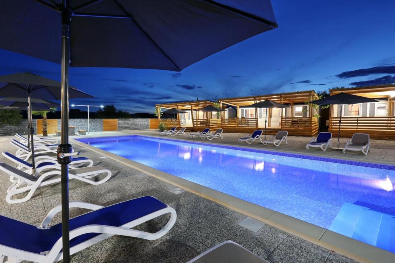 Poolside Mobile Home トゥラニ エクステリア 写真